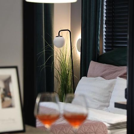Urban Stay Tirana Deluxe Екстериор снимка