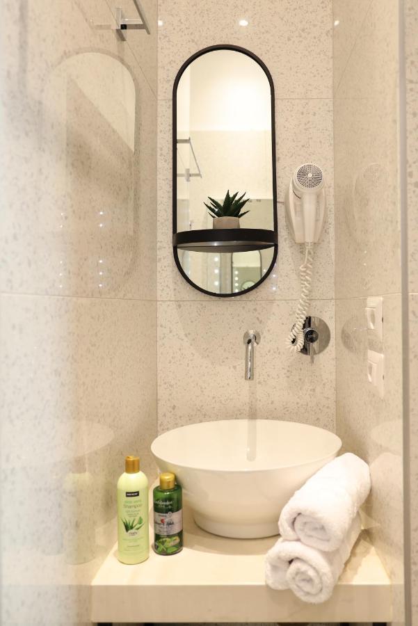 Urban Stay Tirana Deluxe Екстериор снимка